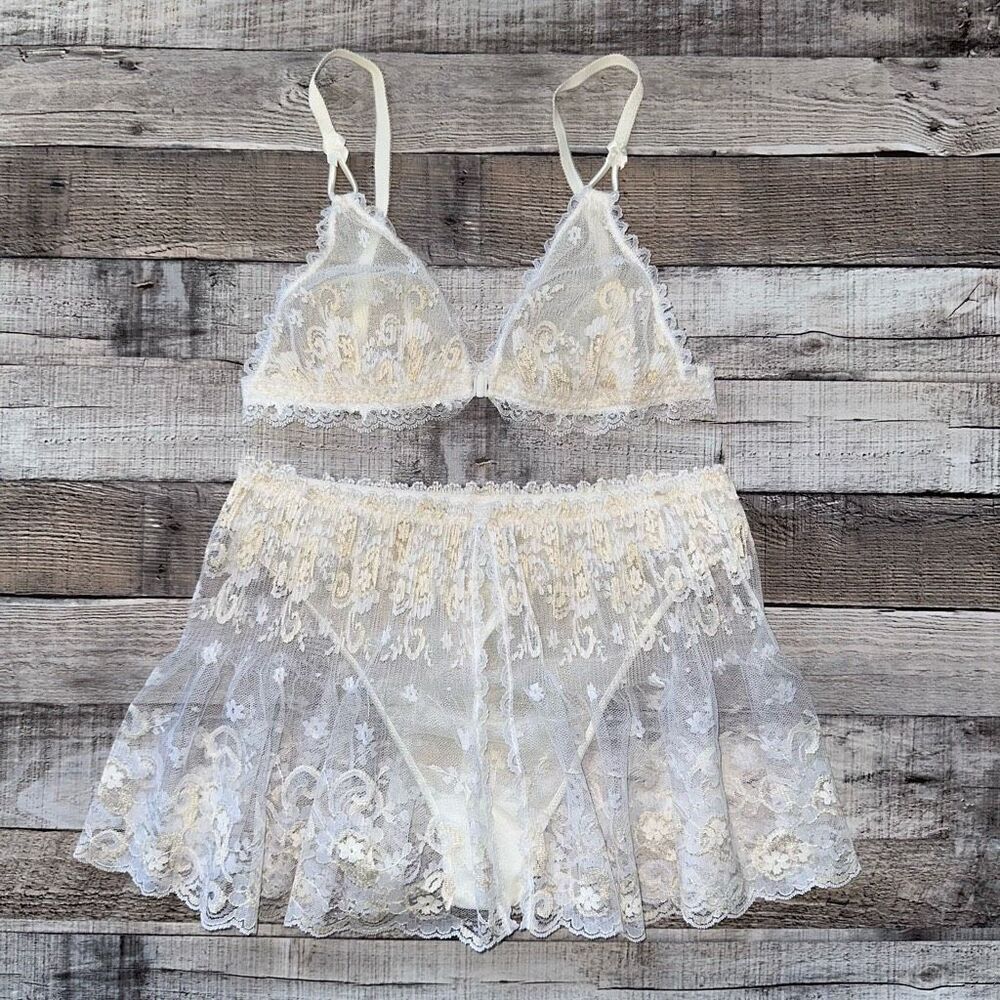 NWOT Vintage 90s Marilyn Monroe by Warner’s Sheer Lace Bralette Thong Skirt Set